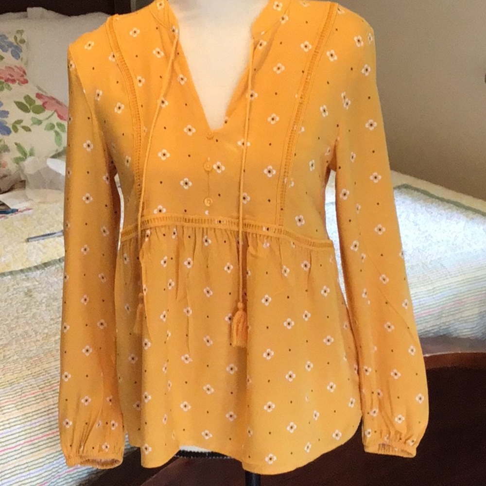 Top - Picture 2 of 9